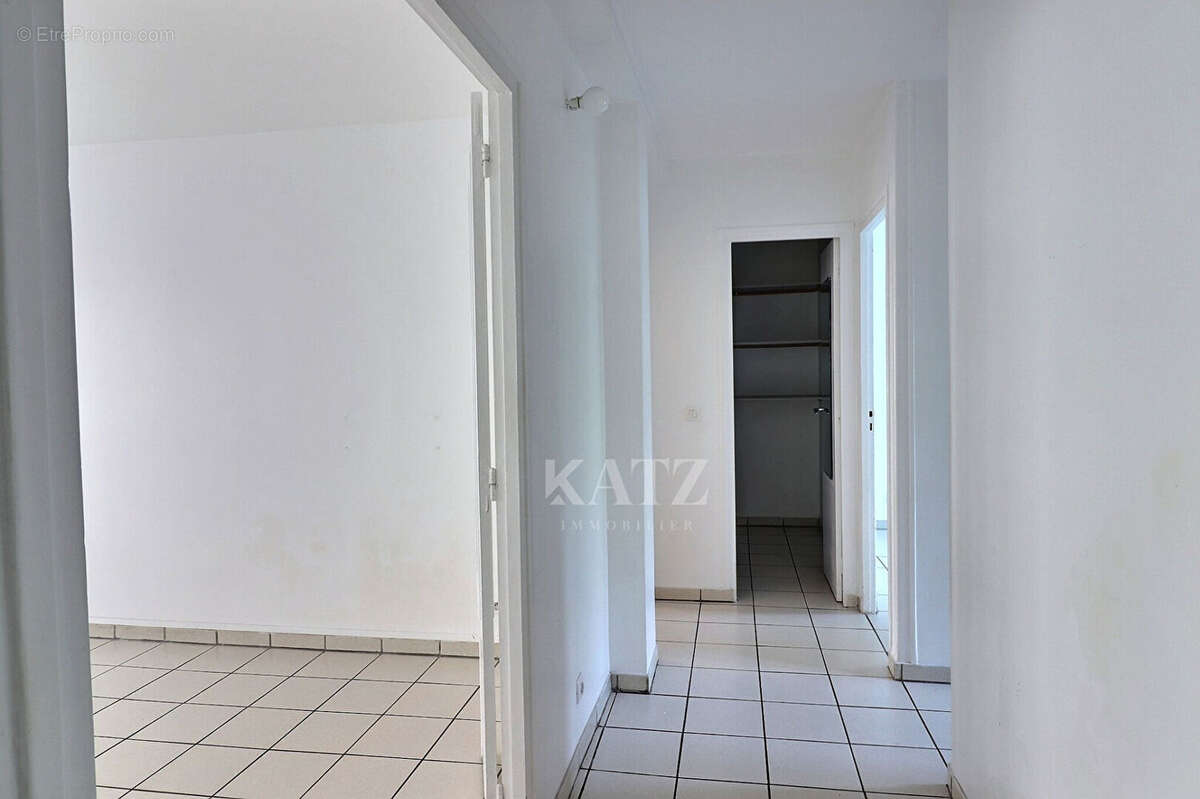 Appartement à CHARENTON-LE-PONT