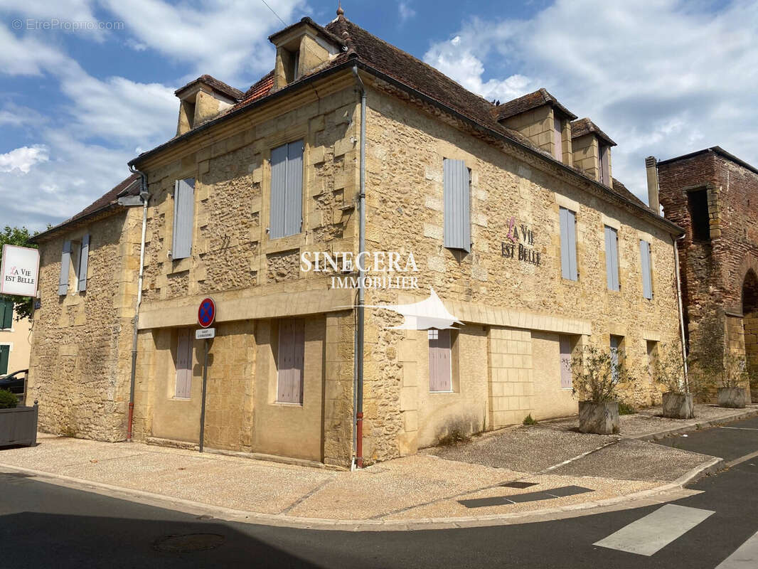 Maison 750 m² à Bergerac  - photo 2