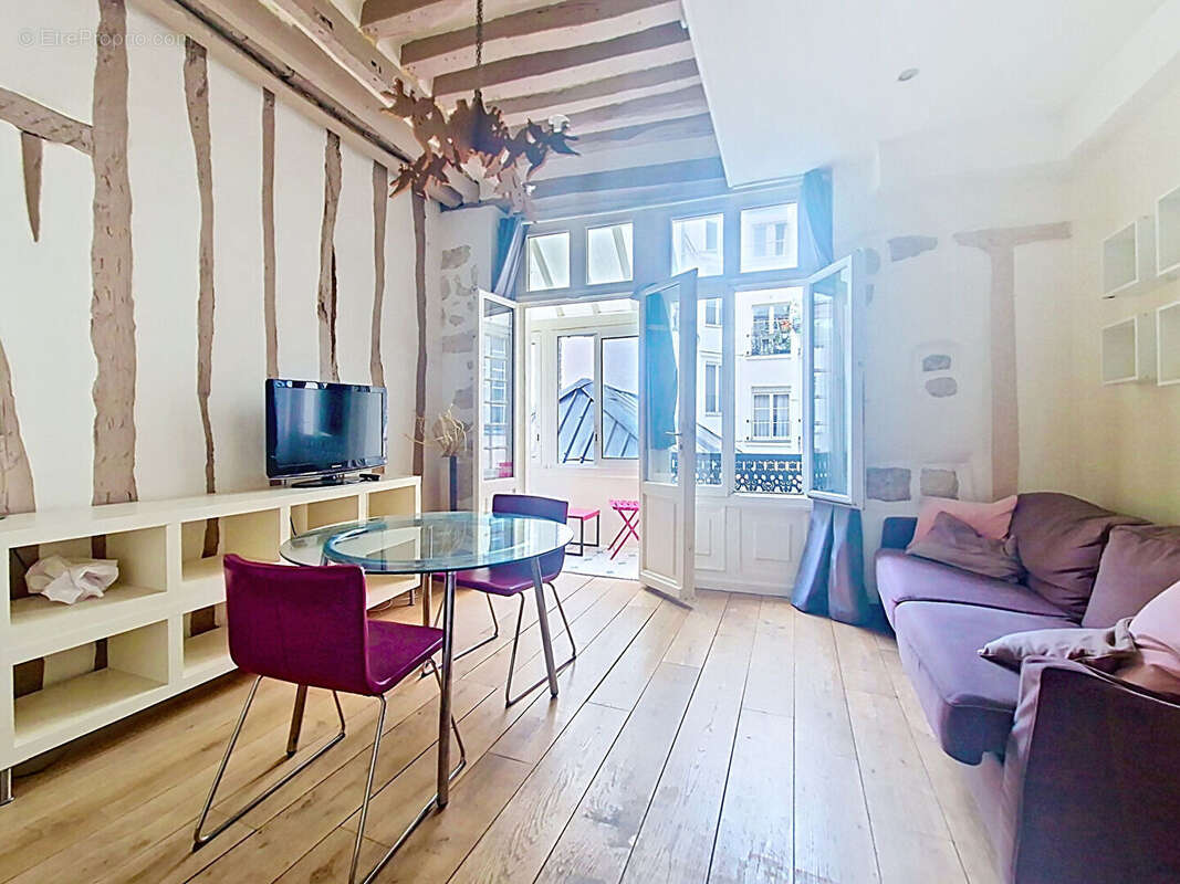 Appartement à PARIS-2E