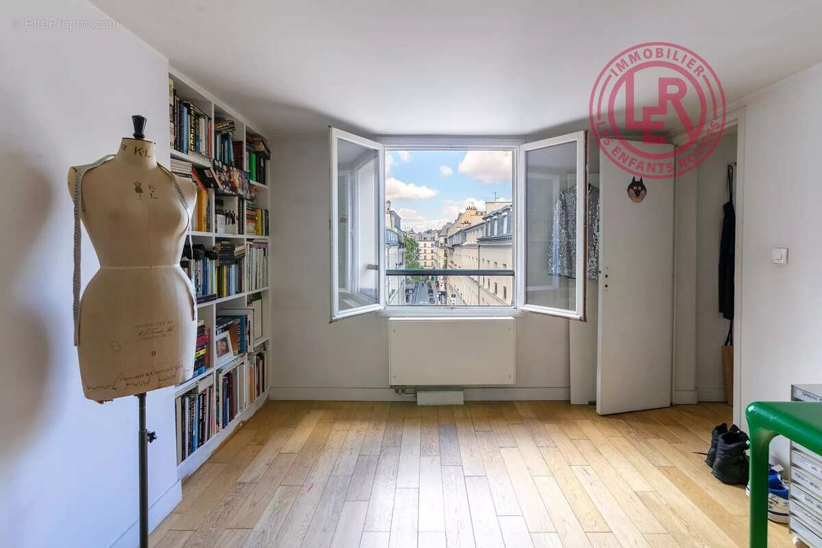 Appartement à PARIS-10E