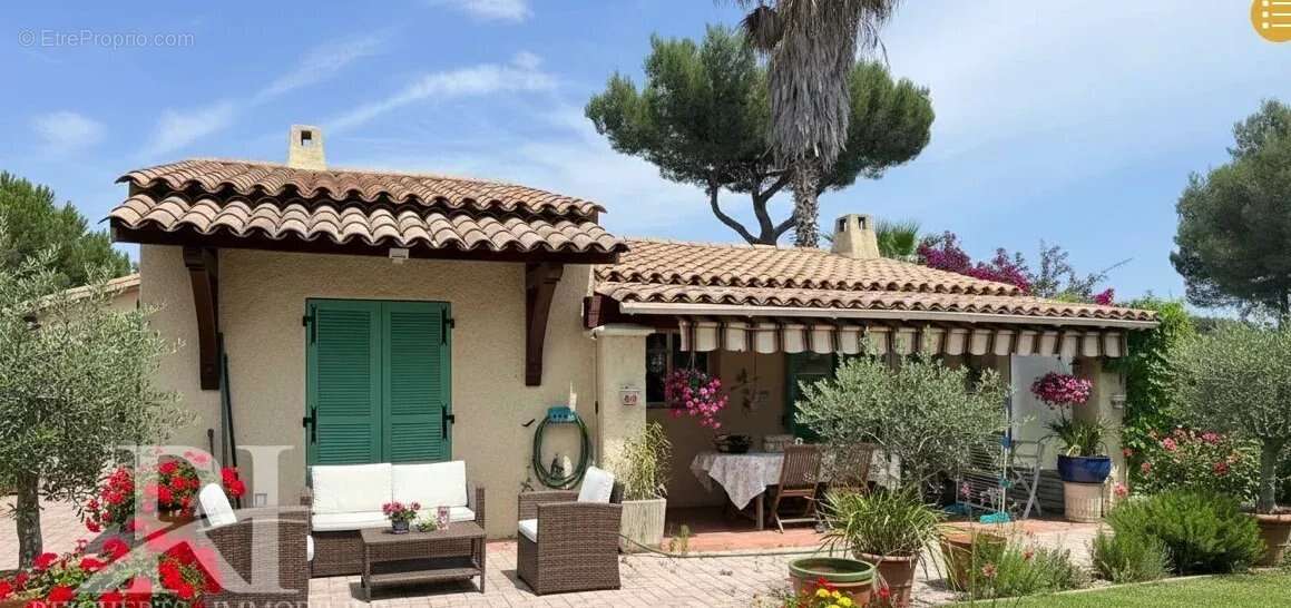 Maison mitoyenne vue mer dans domaine avec piscine et tennis - photo 2