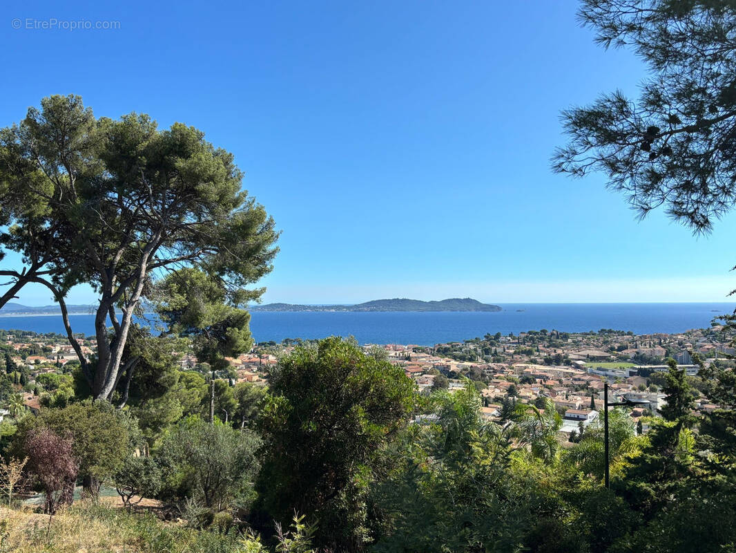 Terrain à CARQUEIRANNE