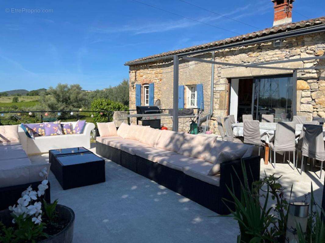 Maison en pierre avec piscine sur 8500 m² de terrain Bessas 10 pièce(s) 244 m2 - photo 7