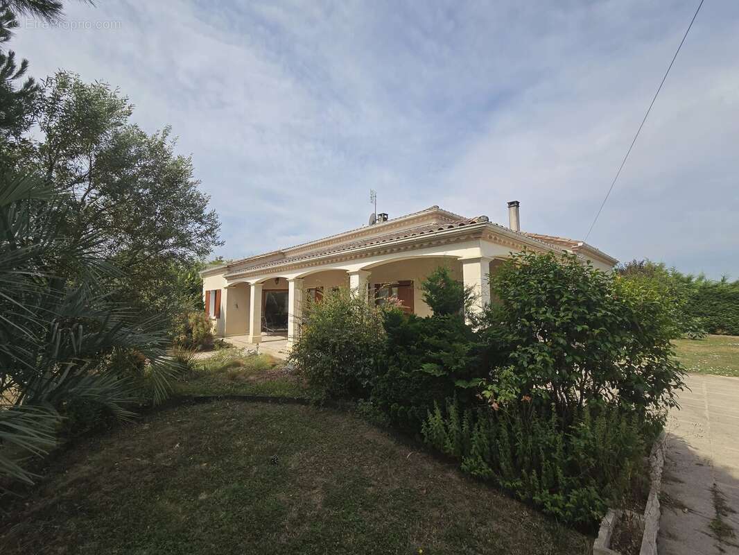 Maison moderne avec 3 chambres, jardin et piscine - photo 16