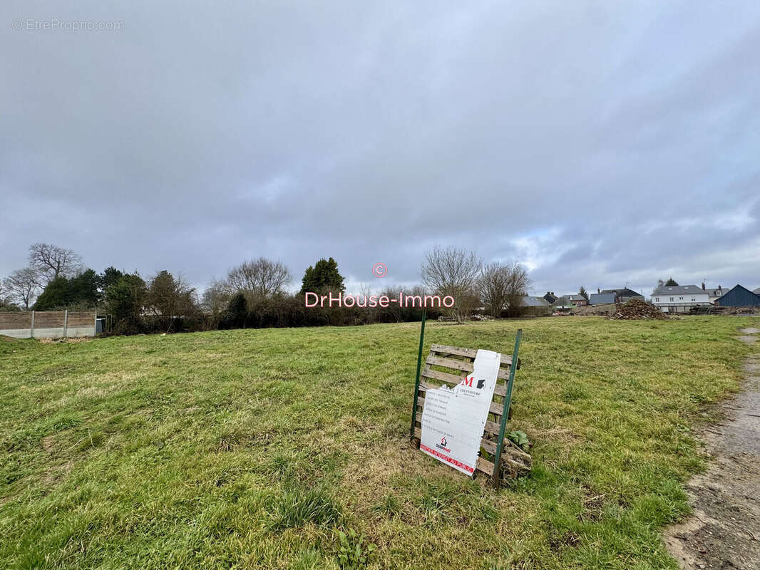 Terrain 2016 m² à Saint-Nicolas-D'aliermont  - photo 3