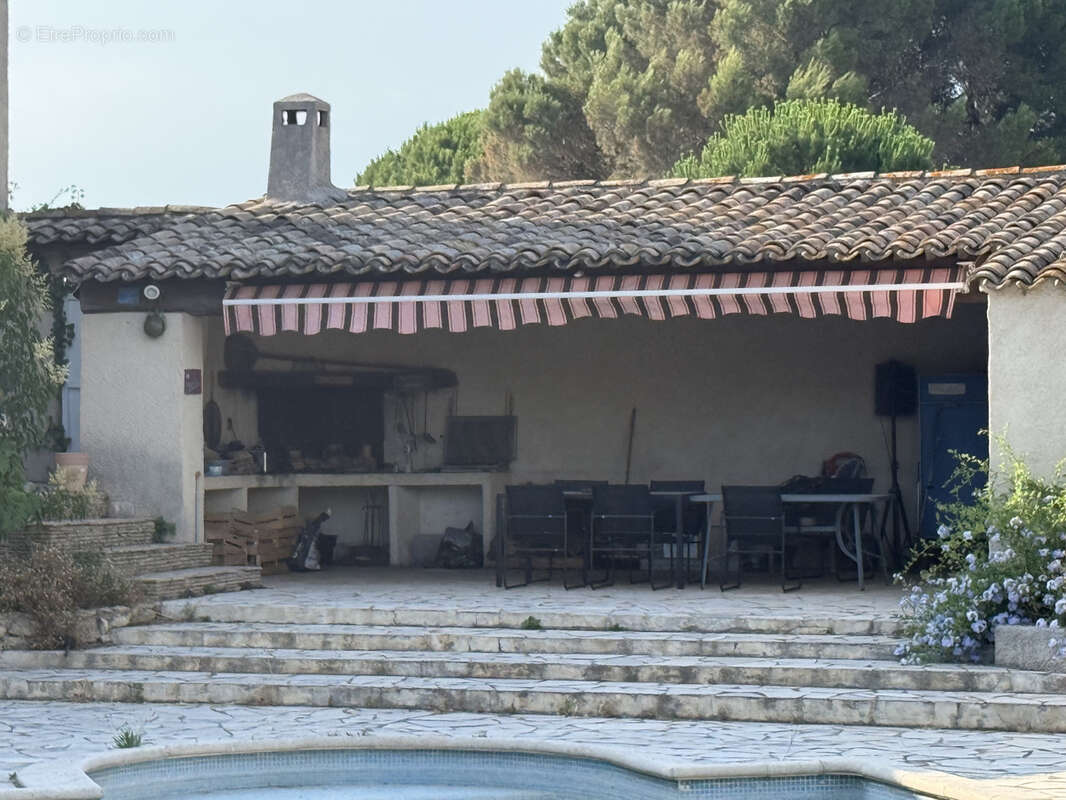 Maison à POUSSAN
