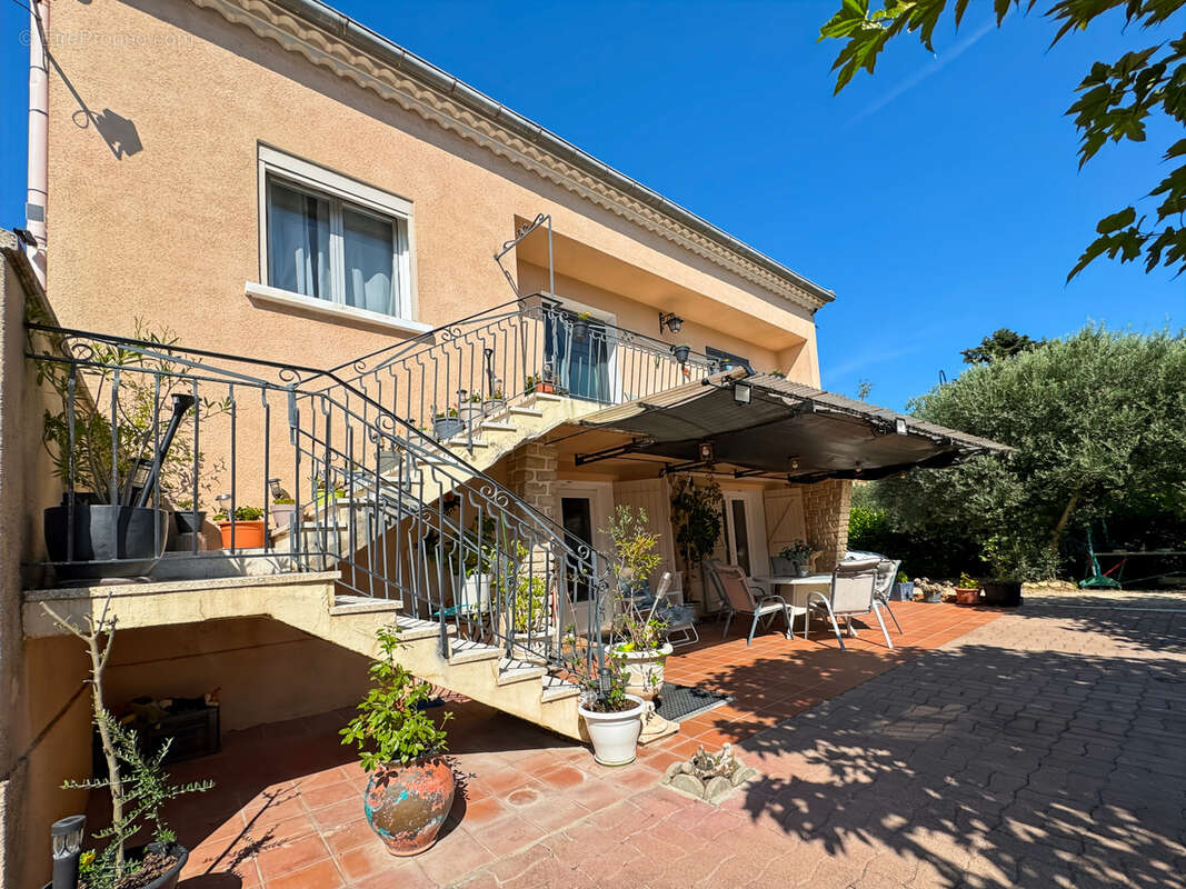 Maison Bedarrides 6 pièce(s) 135 m2 - photo 12