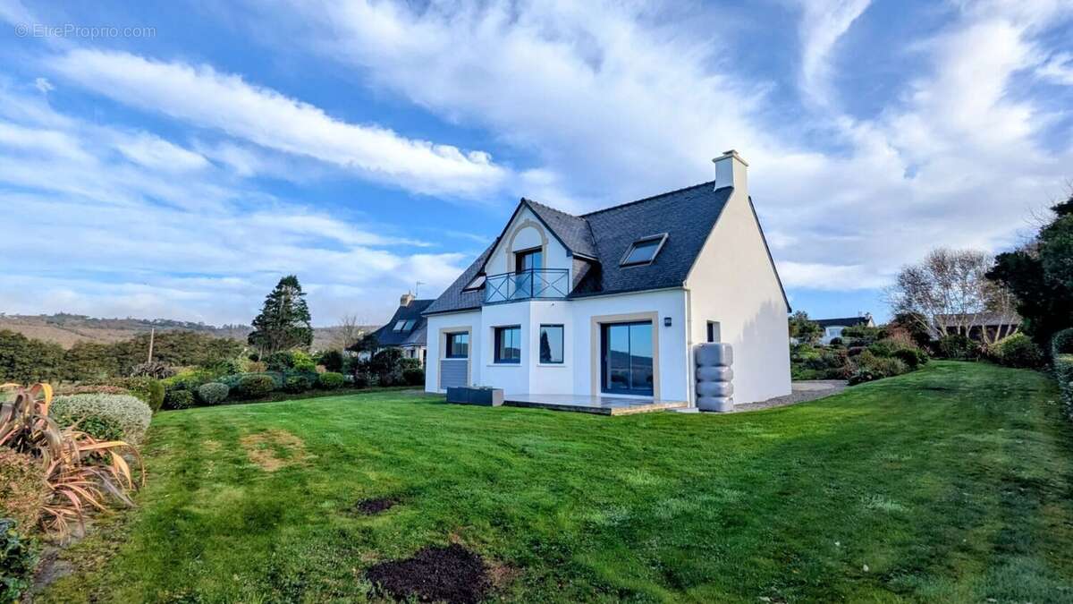 Maison à PLOMODIERN