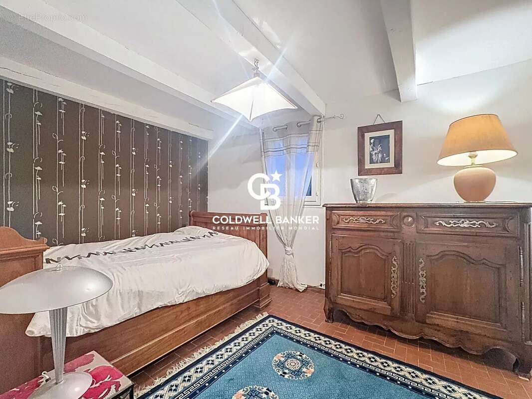 Maison à BAGNOLS-EN-FORET