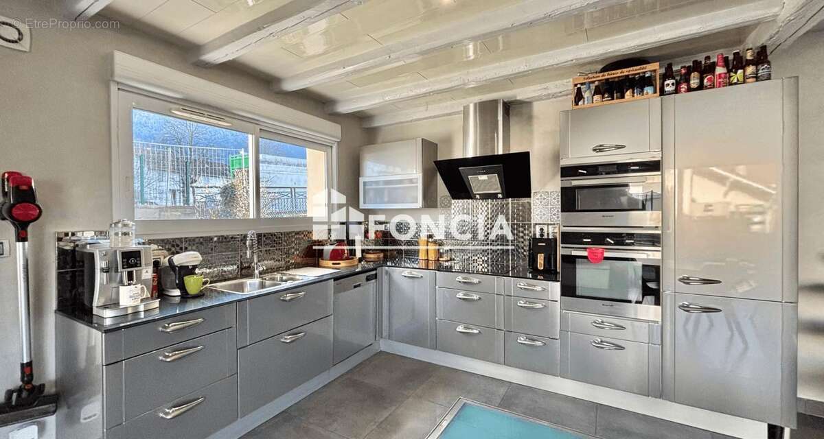 Maison à BONNEVILLE