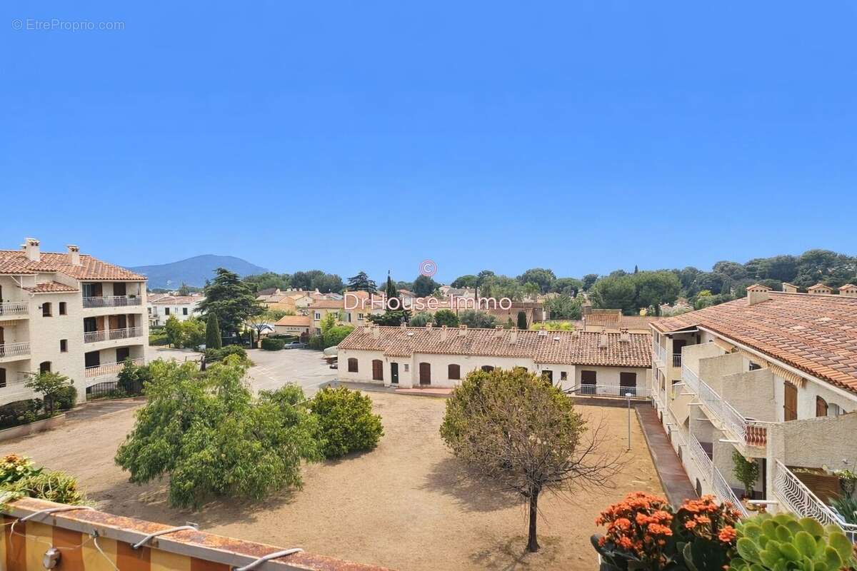 Appartement à SAINT-CYR-SUR-MER