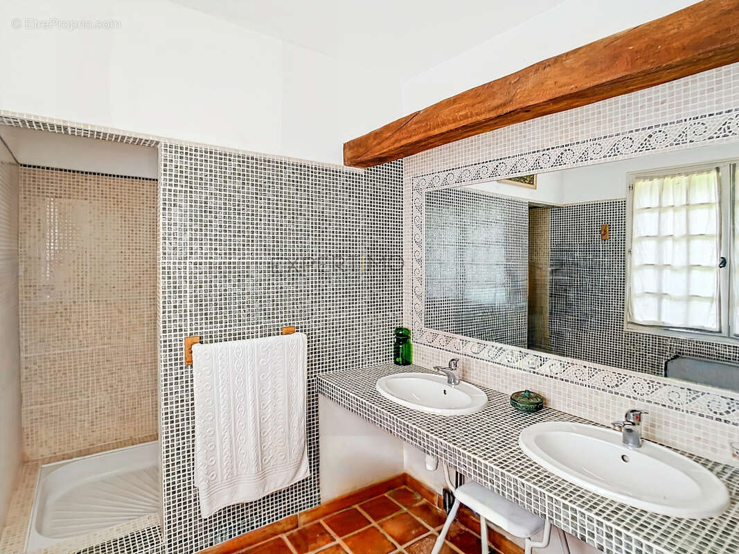 Maison à SAINT-BAUZILLE-DE-MONTMEL