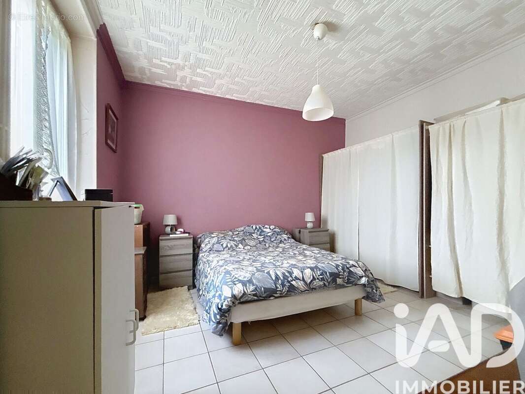 Maison 96 m² à Dugny-Sur-Meuse  - photo 2