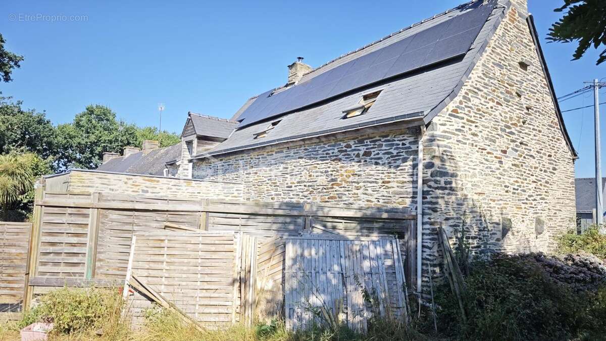 Maison en pierre de caractere – 125 m² – 4 chambres – à 5 min de la gacilly - photo 3