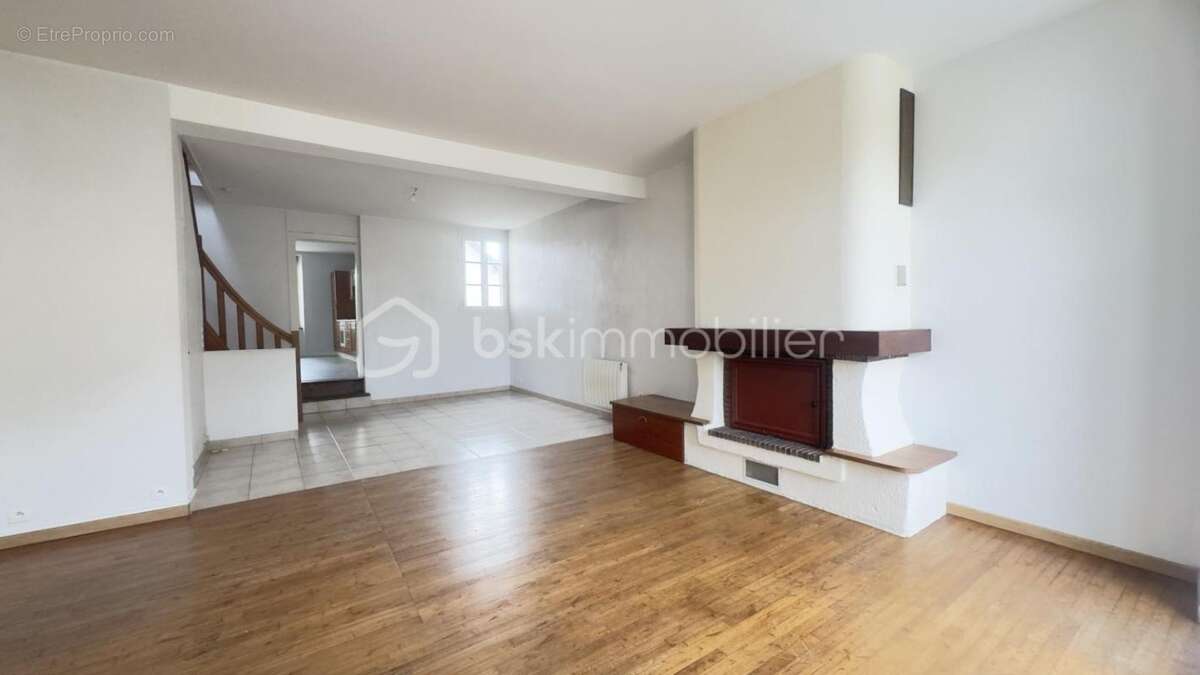 Appartement à ARGENTRE-DU-PLESSIS