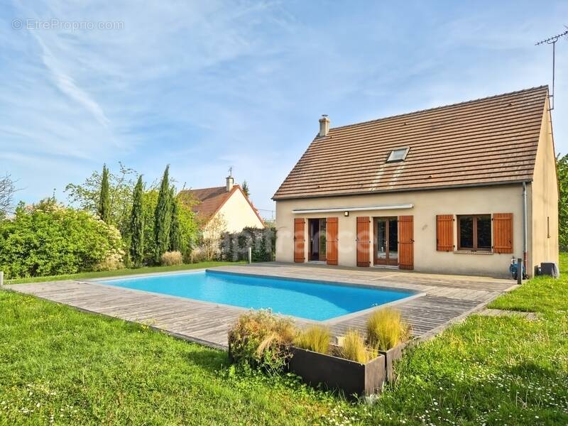 Maison à VERNOU-LA-CELLE-SUR-SEINE