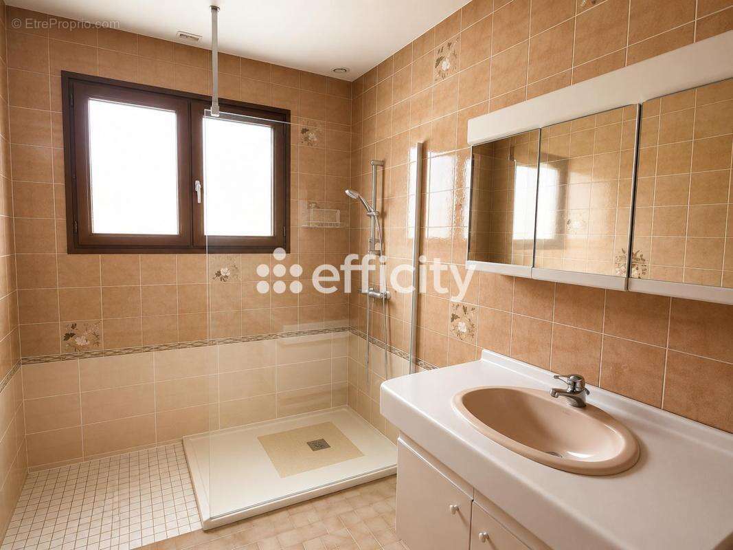 Maison 110 m² à Meschers-Sur-Gironde  - photo 11
