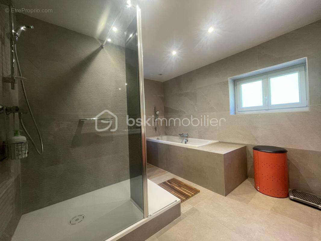 Maison familiale, seulement 6 kilomètres de LISIEUX, 30 minutes de la MER - photo 7