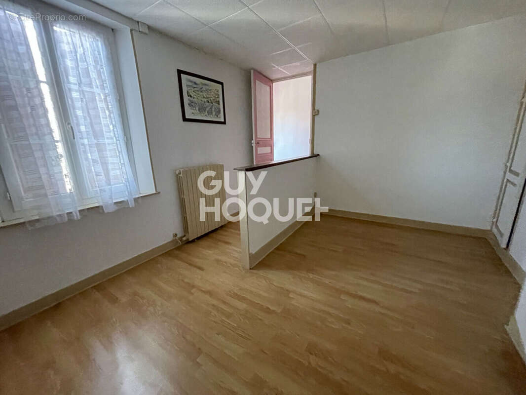 Maison 217 m² à Croth  - photo 10