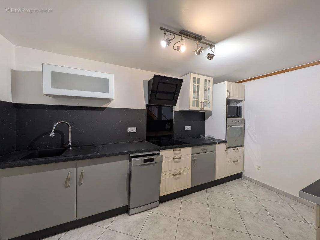 Appartement à LEZIGNAN-CORBIERES