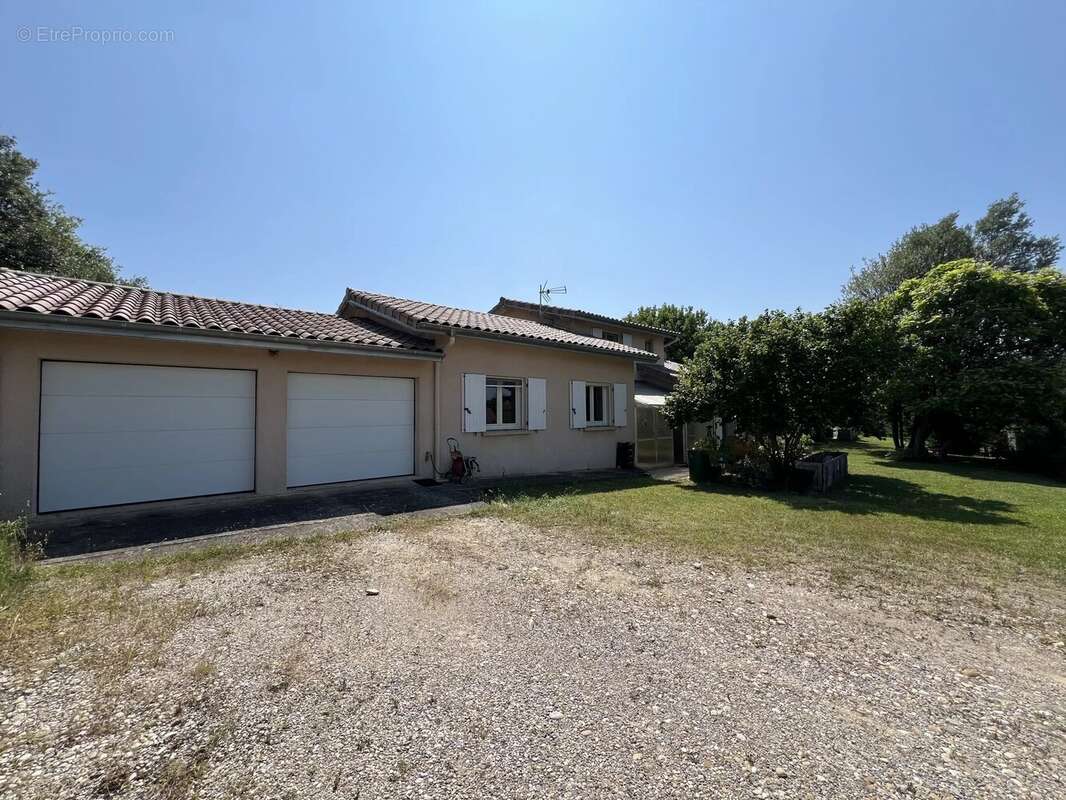 Maison à SAINT-LATTIER