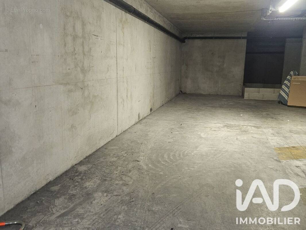 Photo 1 - Parking à MARSEILLE-9E