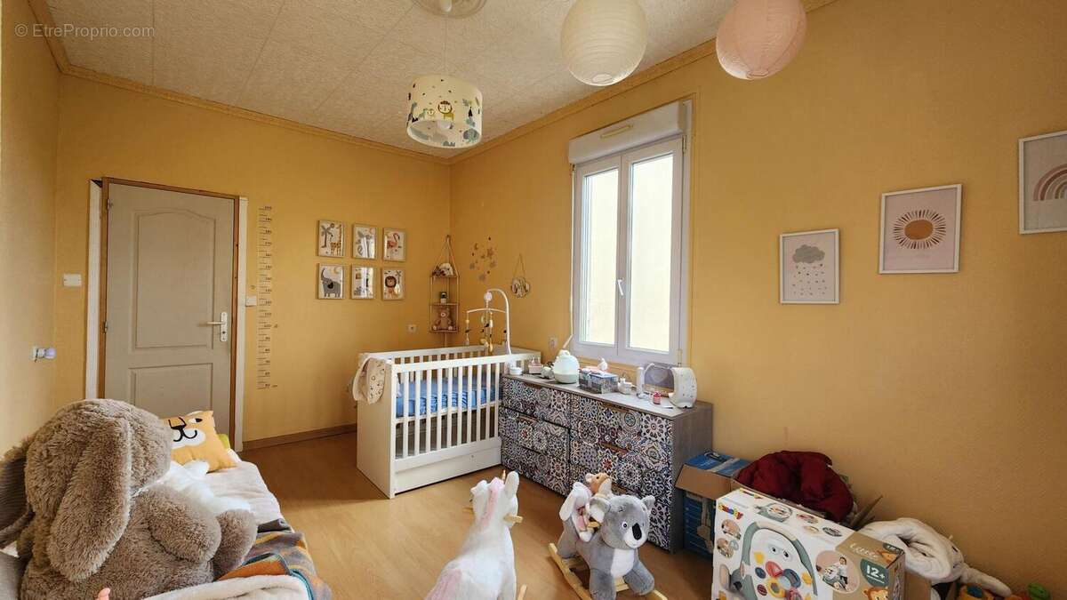 Maison 117 m² à Montceau-Les-Mines  - photo 7