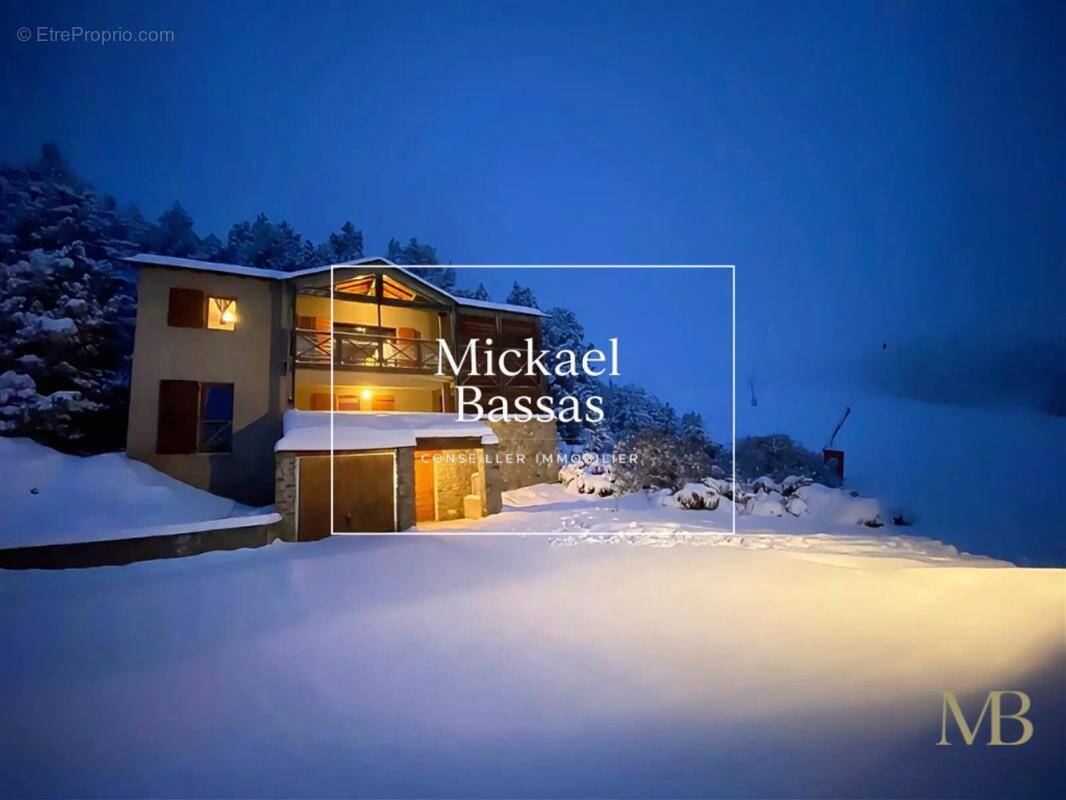 Maison à LES ANGLES