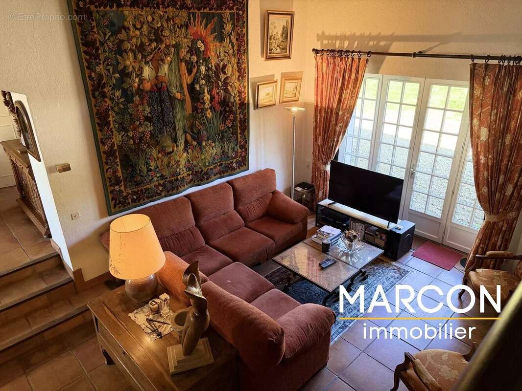 Maison à LA CELLE-DUNOISE