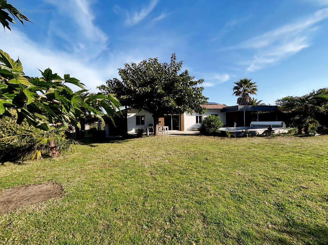 Maison à MOLIETS-ET-MAA