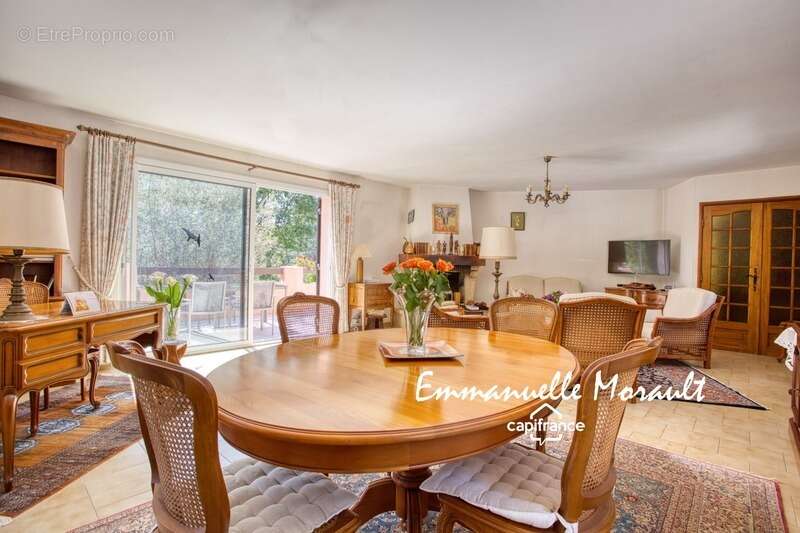 Maison à BAGNOLS-EN-FORET