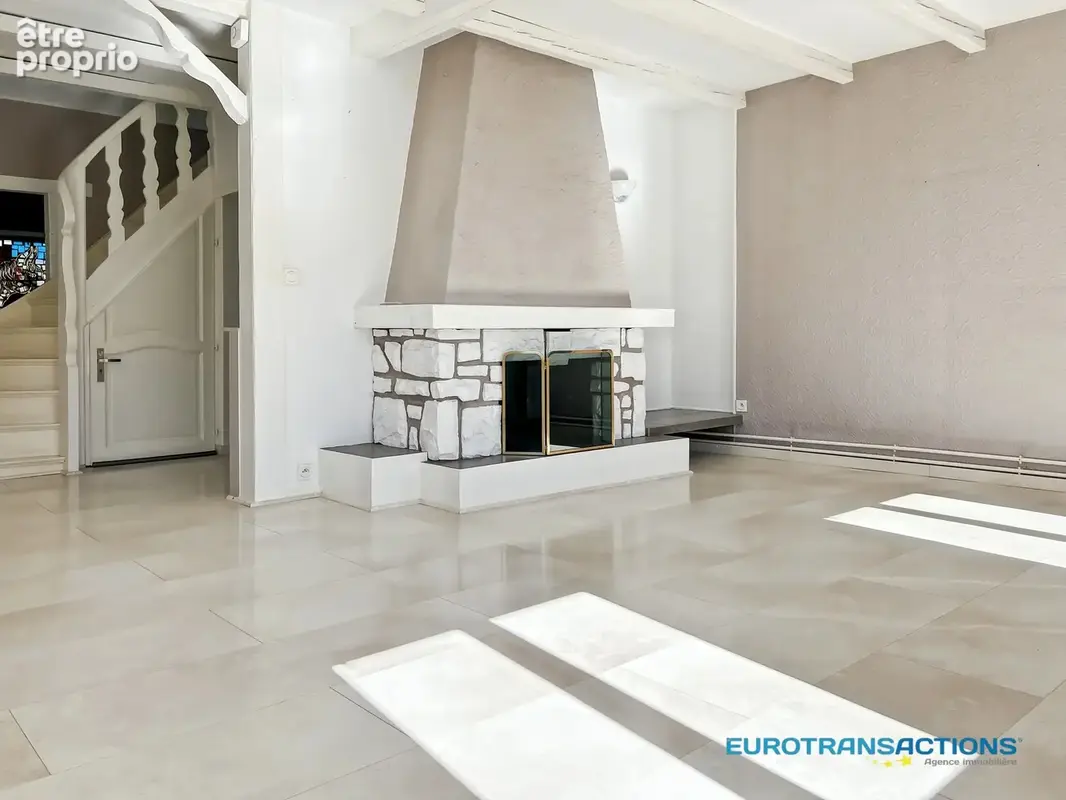 Maison de 5 pièces rénovée et au calme en impasse, de 100 m² (121 m² au sol) avec dépendance (80 m²) - photo 3