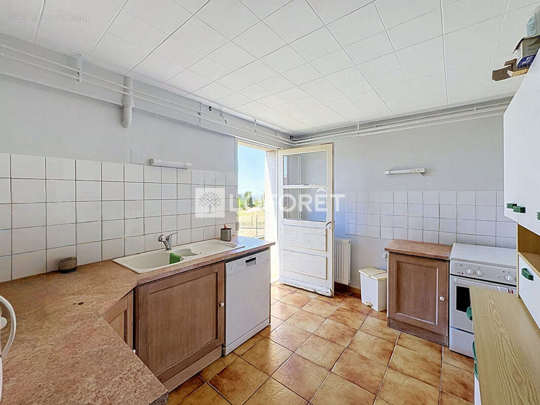 Maison Champagnat 6 pièces 125 m2 - photo 4