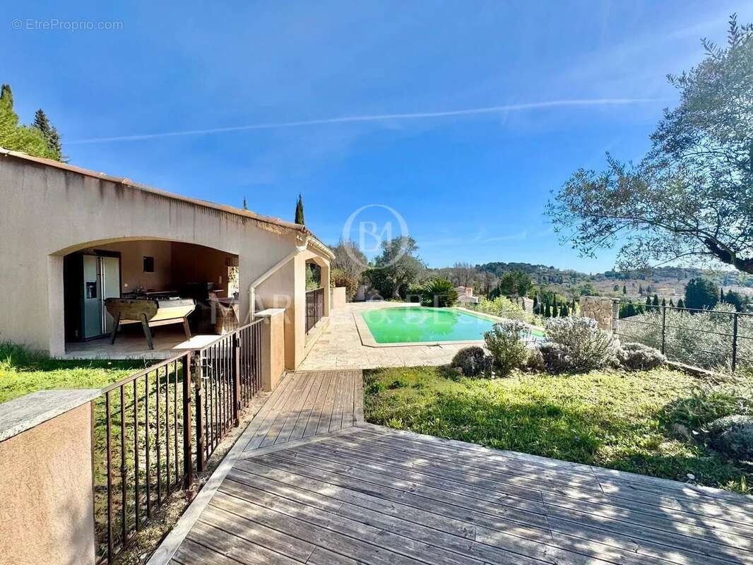 Maison à VALBONNE