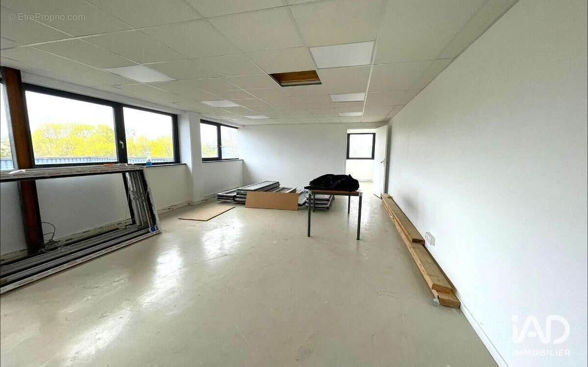 Photo 6 - Commerce à COURCOURONNES