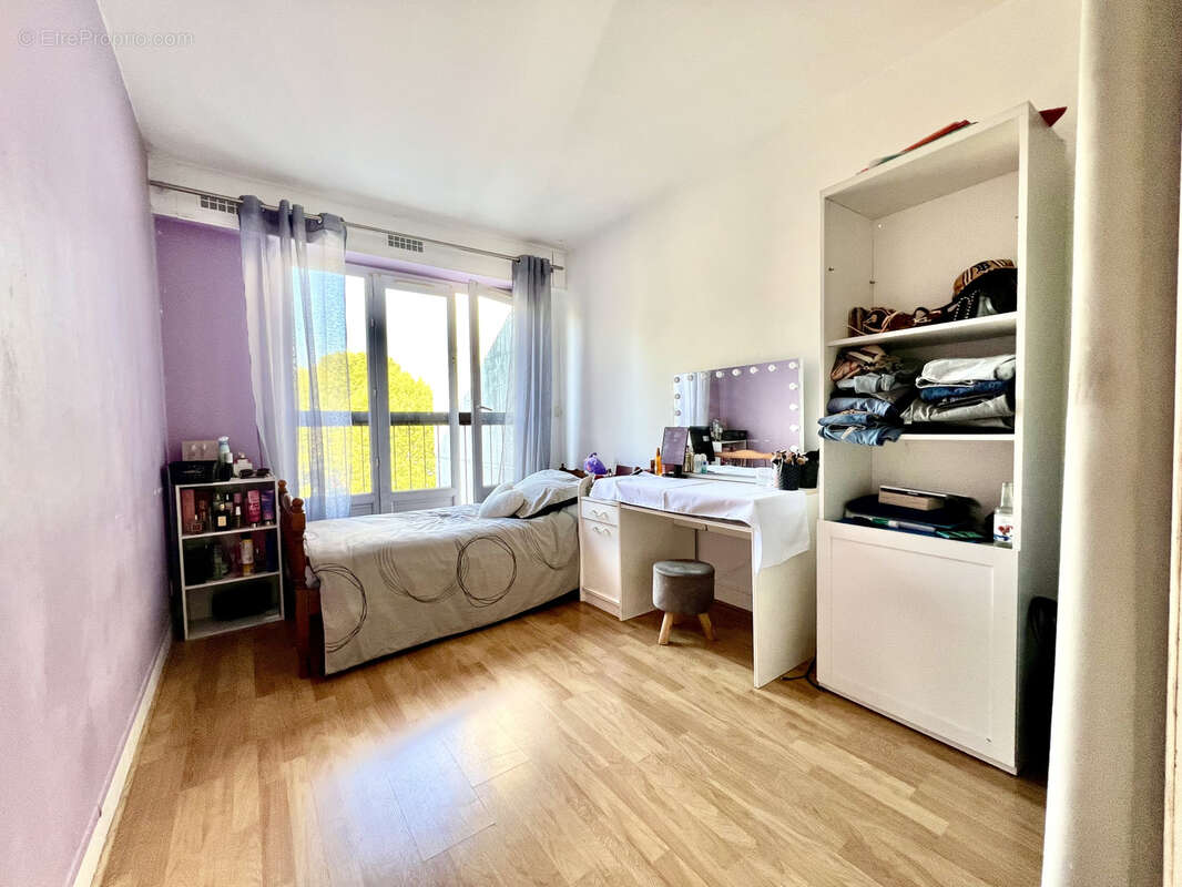 Appartement 88m2- dernier étage- balcon- cave - parking - photo 10