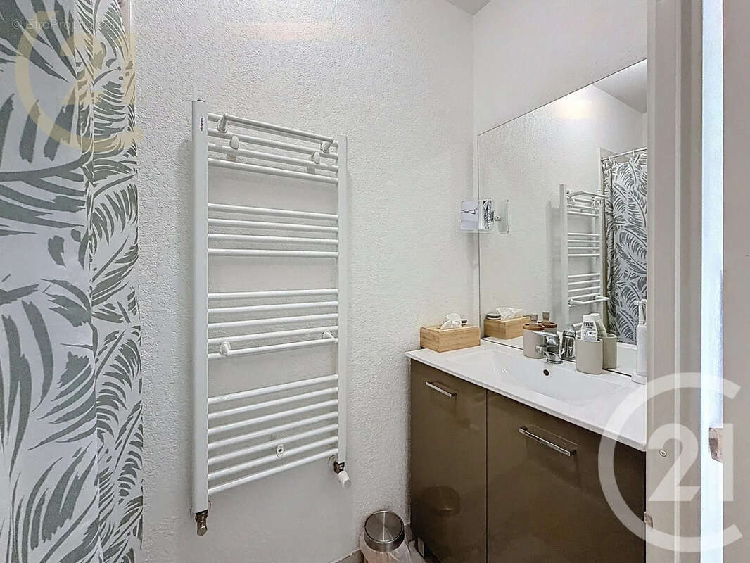 Appartement à SAINT-JEAN-DE-VEDAS