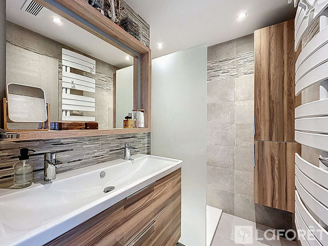 Appartement à ROQUEBRUNE-CAP-MARTIN