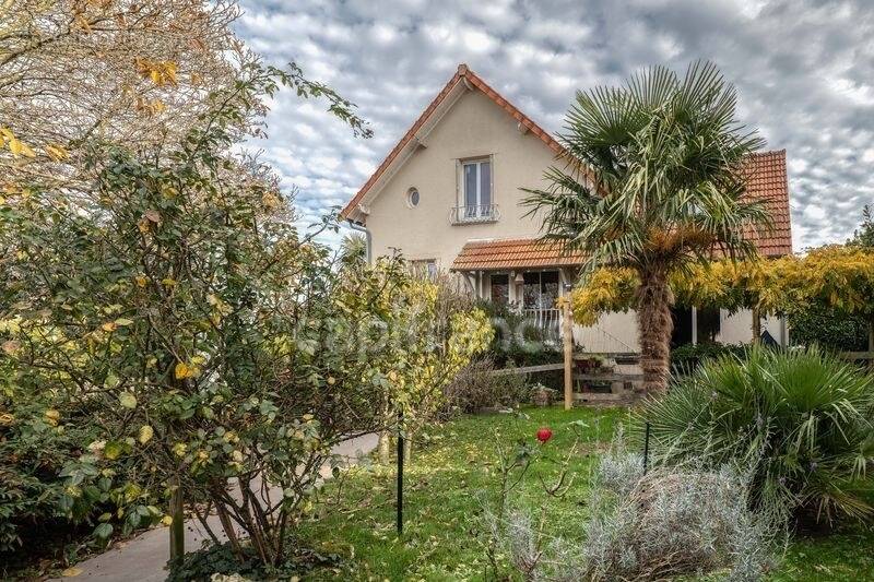 Maison à LES CLAYES-SOUS-BOIS
