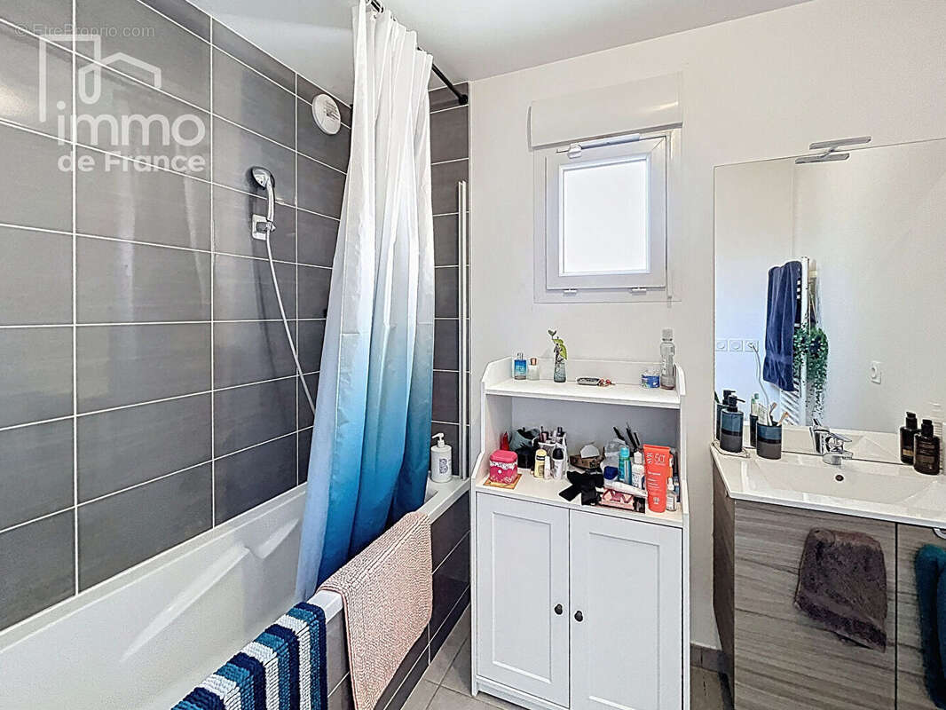 Appartement à VALLEIRY