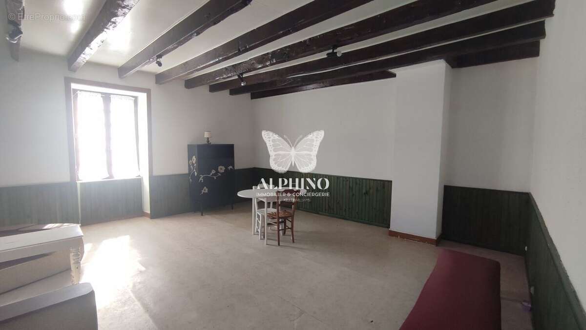 Maison à CHAMPNIERS-ET-REILHAC