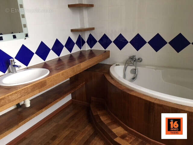 Appartement 560 m² à Thiers  - photo 3