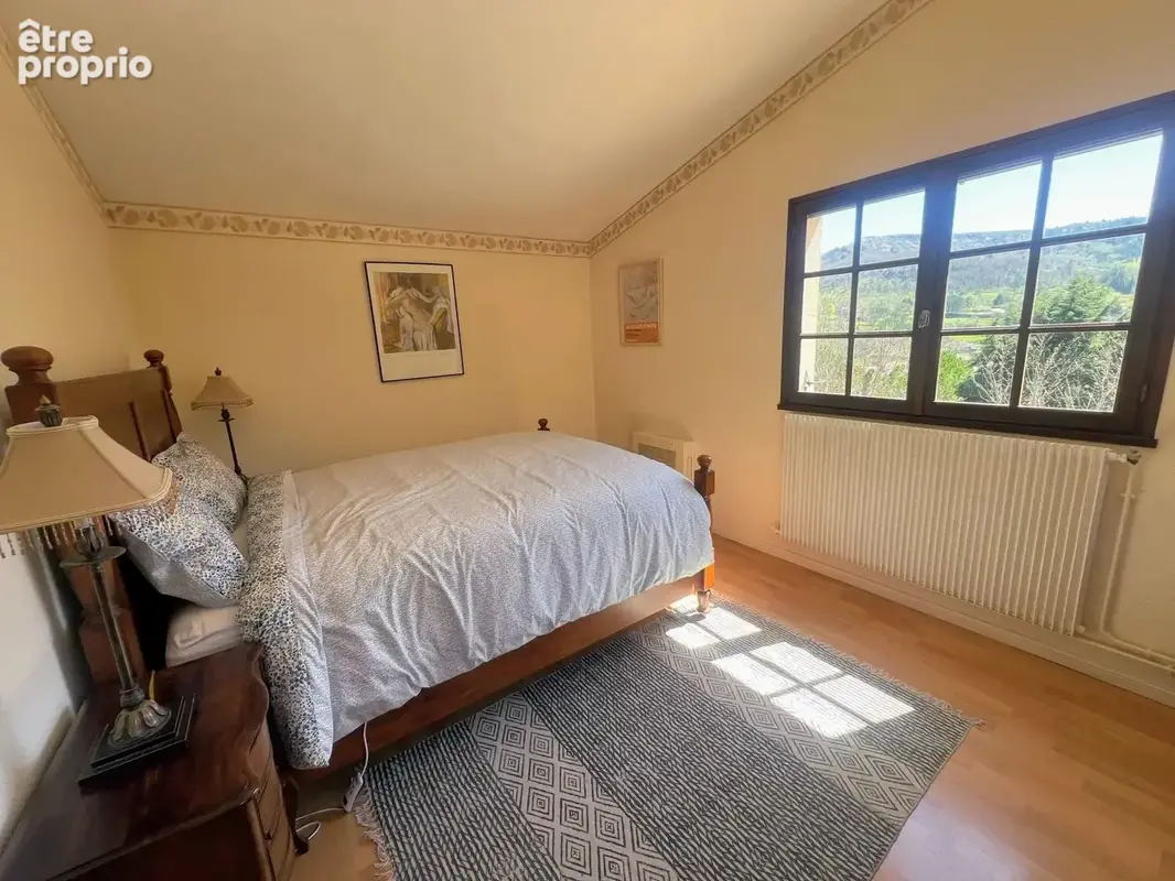 Belle Propriété Indépendante de 5 Chambres Avec Piscine, Vues et Garage - photo 8