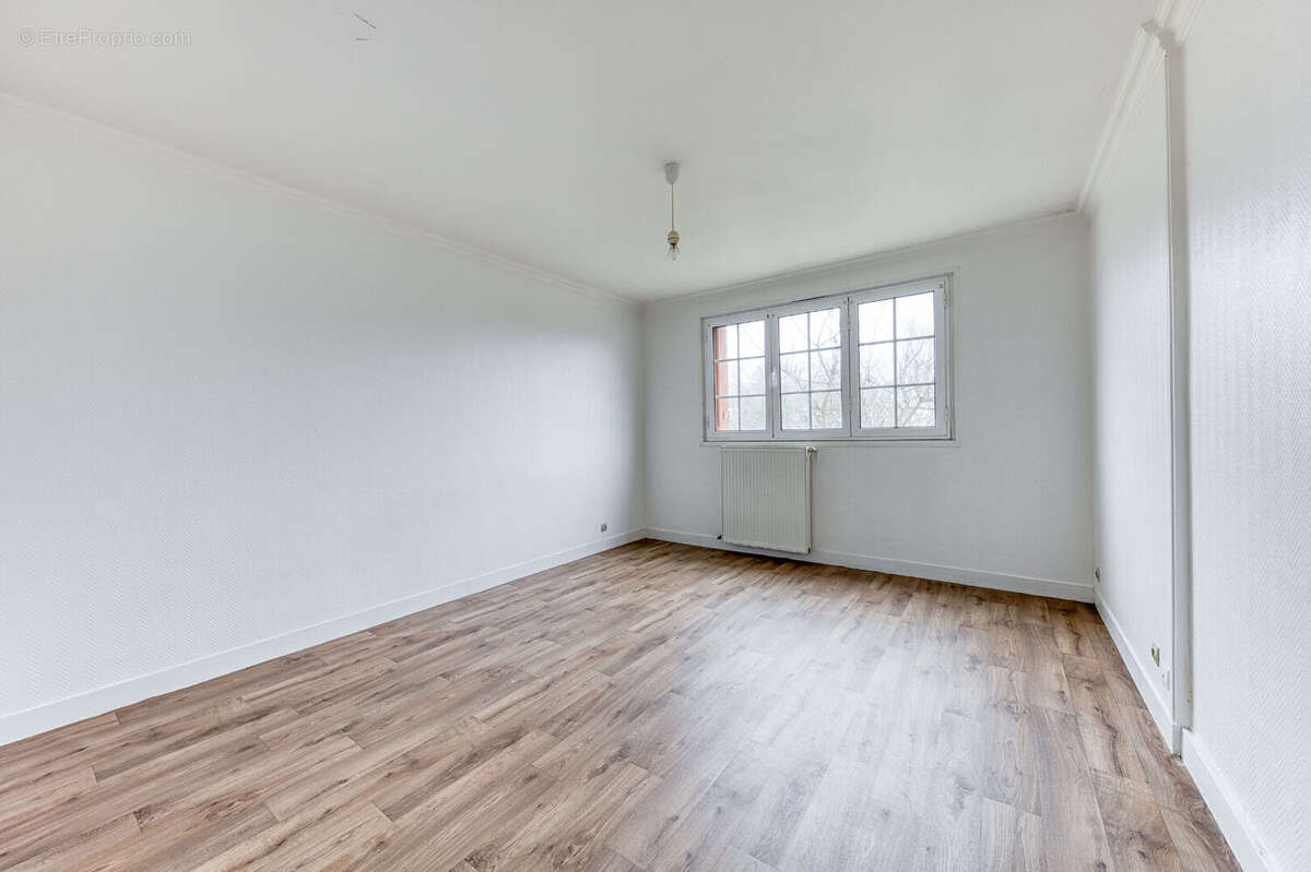 Maison à OZOIR-LA-FERRIERE