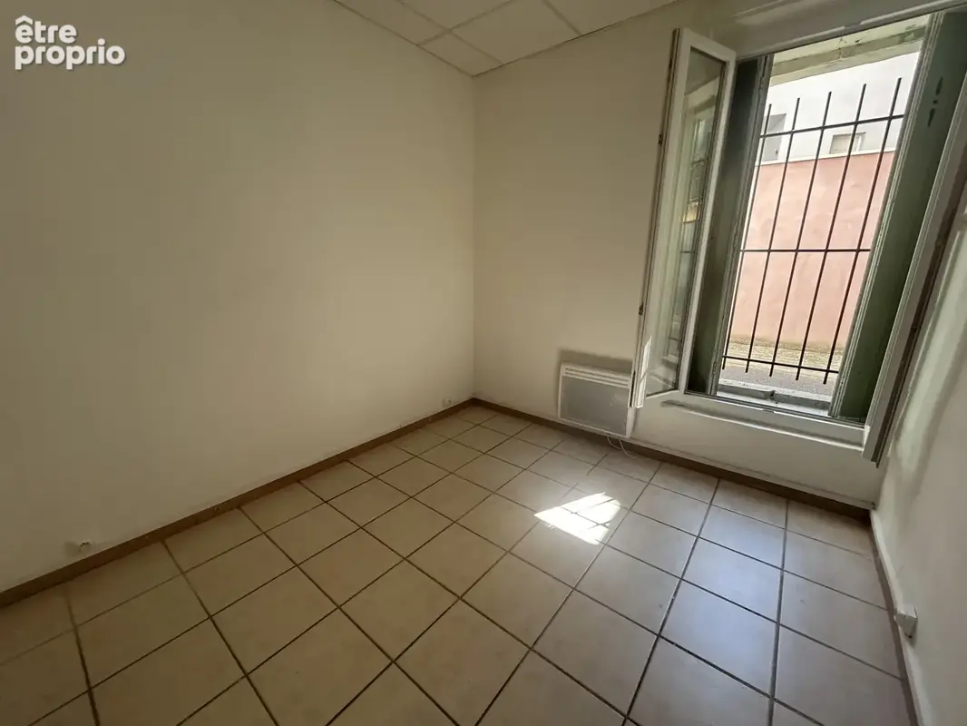 P2 en RDC avec terrasse privative   Idéal investisseur ! - photo 8