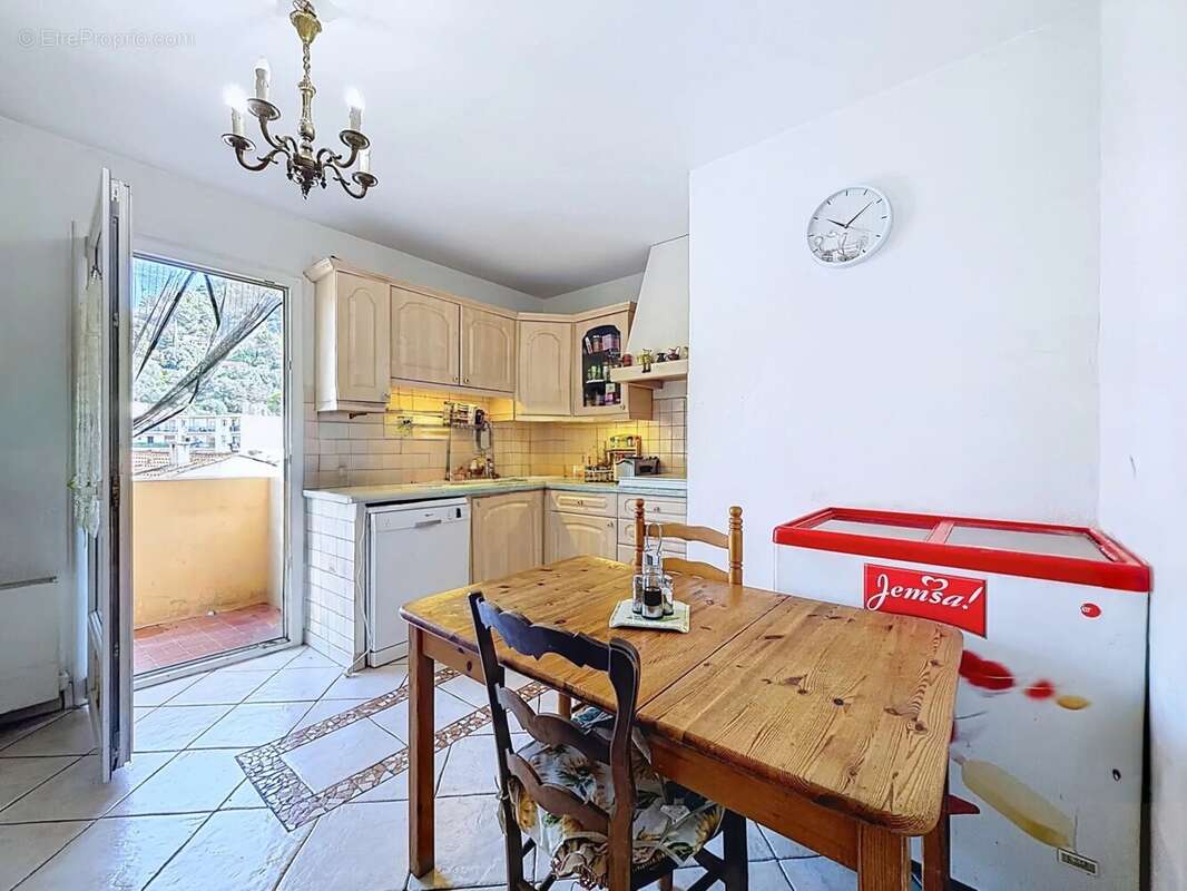 Appartement à SAINT-MARTIN-DU-VAR