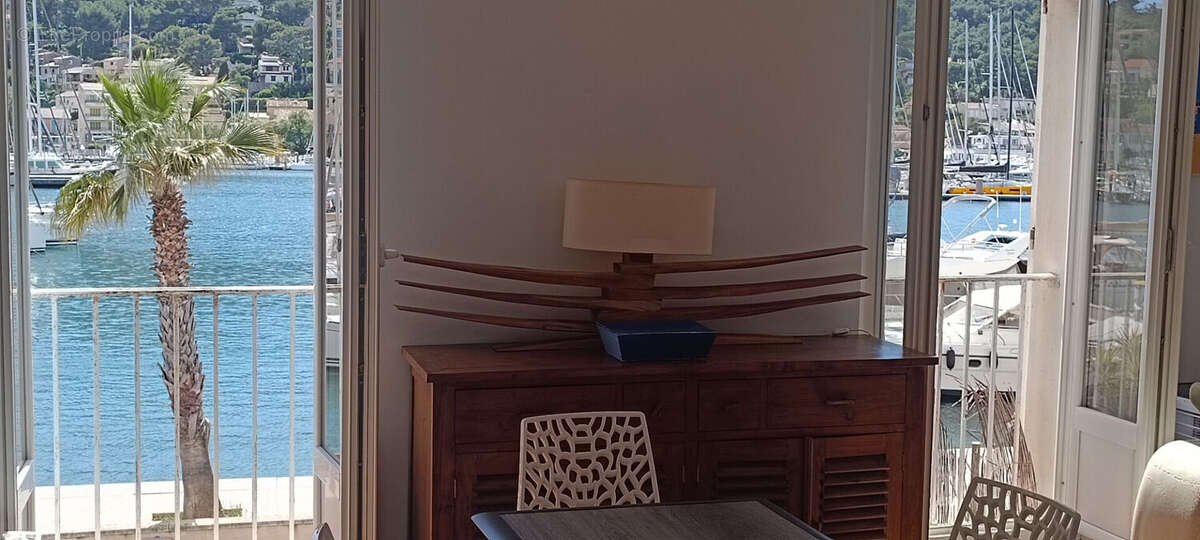** Vue mer ** Sur le Port ** Appartement 2 pièces ** (83430) SAINT MANDRIER SUR MER ** - photo 4
