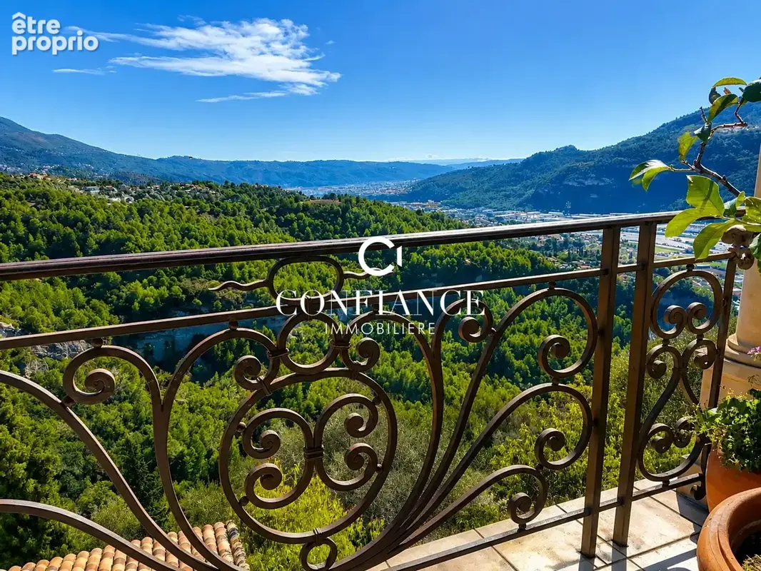 Maison 8 pièces 355 m² à vendre à La Roquette-Sur-Var (06670) - photo 3