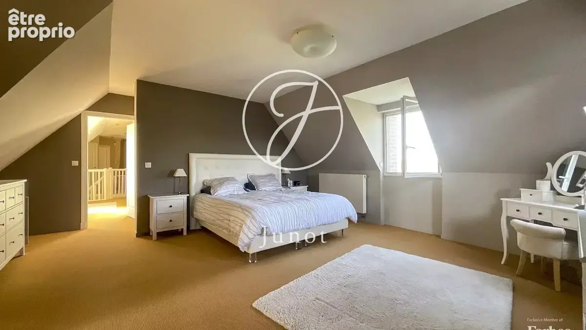 Mérignies – GOLF –  Demeure d'exception  – 7 pièces – 290m² -  5 chambres – Piscine – Jacuzzi– Garage et parkings - photo 5