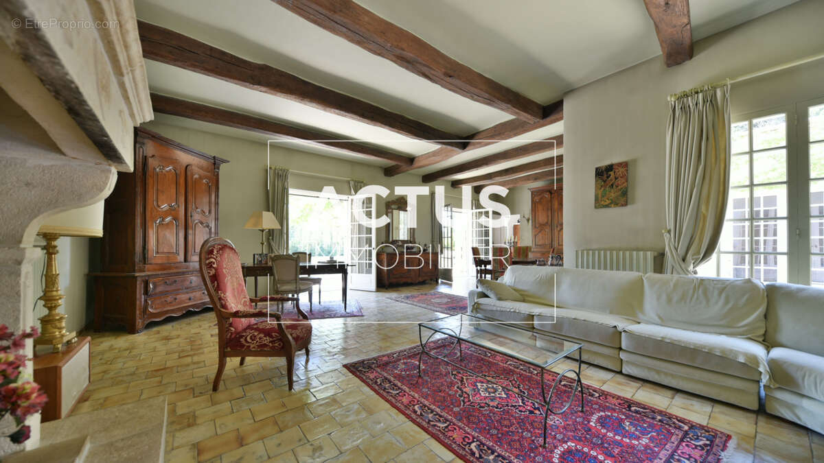 Maison 284 m² à Salon-De-Provence  - photo 3